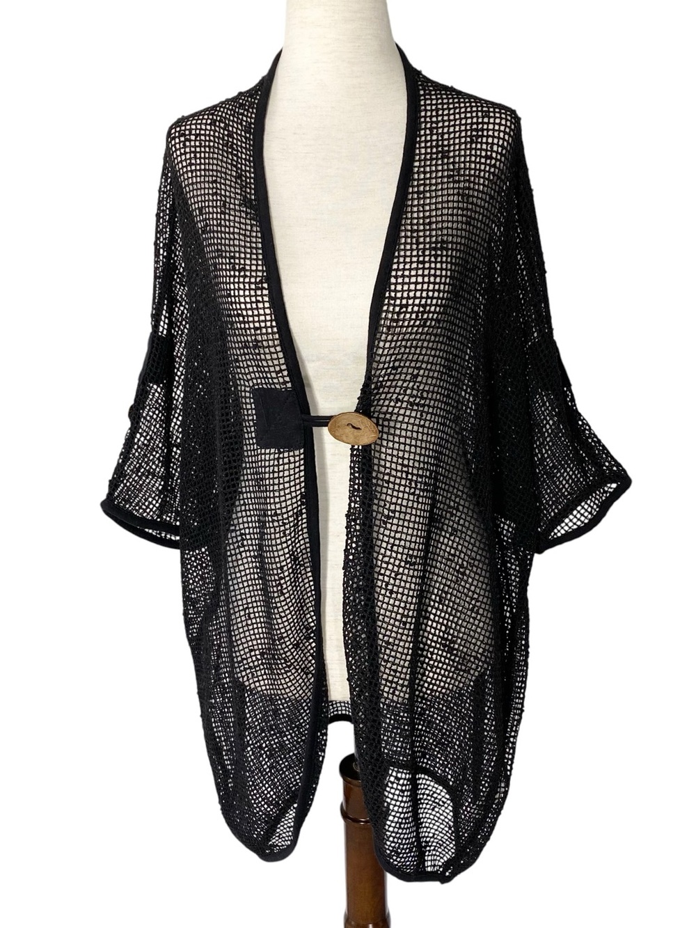 ONQUE WOMAN Mesh Coverup Top